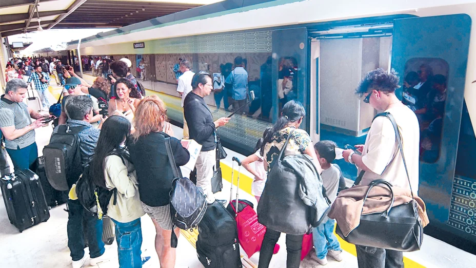 AMLO-FERROCARRILES2.jpg