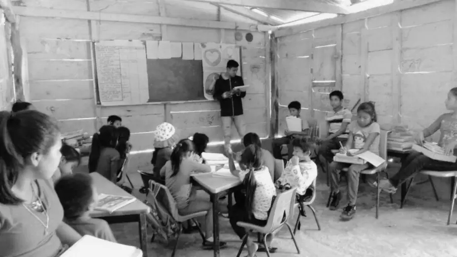 Niños en escuela rural mexicana