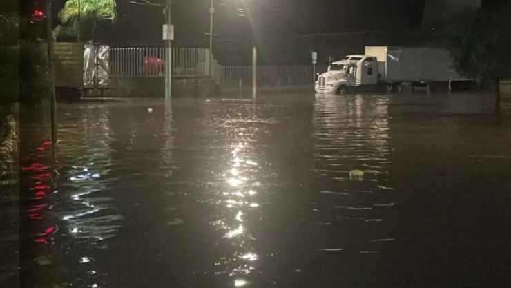 Inundaciones y zonas afectadas por LLUVIAS mañaneras HOY 09 de agosto en el AMG