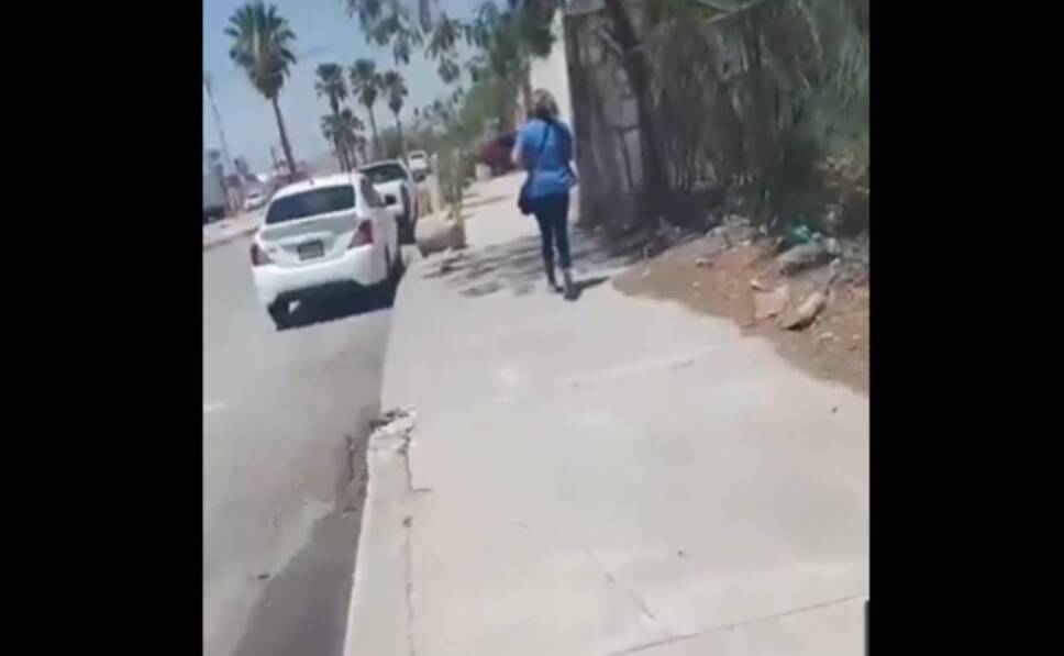 Video Joven descubre a su papá saliendo de motel con su tía