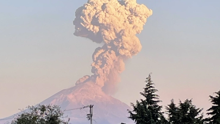 Así se ve la actividad del volcán Popocatépetl desde el espacio