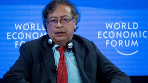 Gustavo Petro pide investigar a su hijo y hermano por corrupción