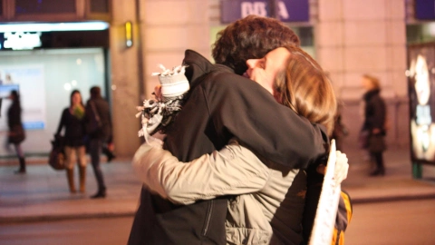 abraza más para ser feliz