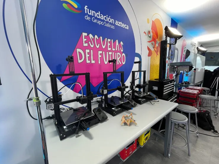 Fundación-Azteca-abre-las-puertas-del-Taller-de-Robótica-Aula-Maker-ganadora-de-Escuelas-del-Futuro