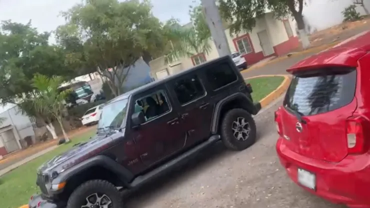 Camioneta baleada en Country Tres Ríos