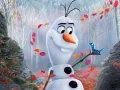 Anna desconoce que Elsa escucha una voz que la perturba y no la deja dormir.