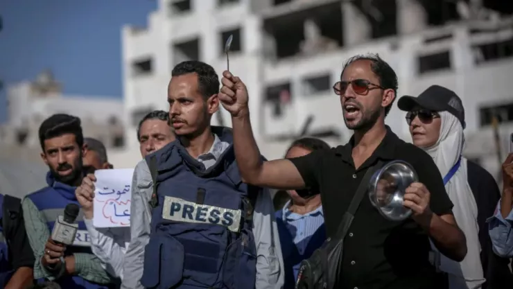 Hambrientos y exhaustos, los periodistas de AFP cubren la guerra en Gaza a duras penas