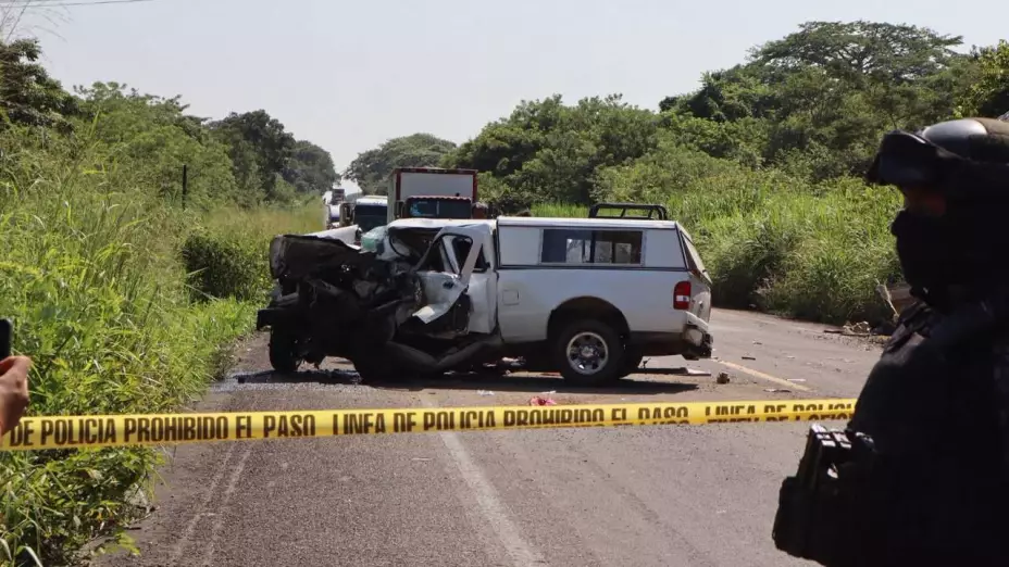 Choque en San Juan Evangelista deja una mujer muerta y 2 lesionados ¿Cómo ocurrió?