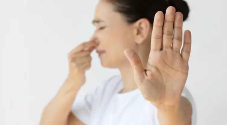 ¿Por qué nuestros “pedos” huelen mal? Las 7 soluciones para que no suceda