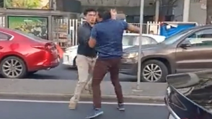 pelea entre dos conductores