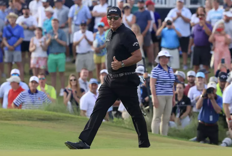 Phil Mickelson lidera el PGA Championship
