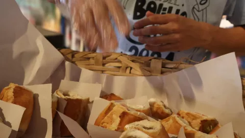 Bolillo con crema el platillo que define la gastronomía popular de Aguascalientes