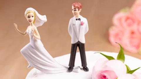 Las mujeres se desenamoran antes que los hombres