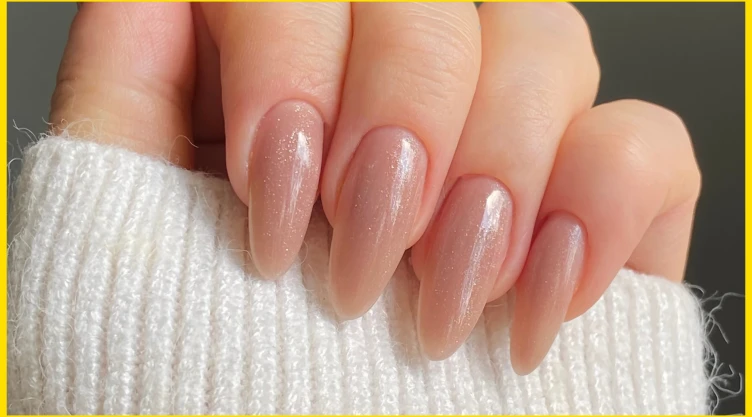 Uñas beige
