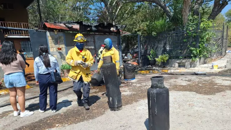 Incendio en fraccionamiento Villas Magisterial