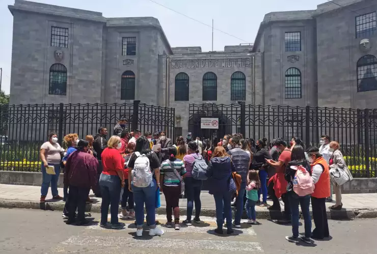 padres-niños-cáncer-reunión-insabi