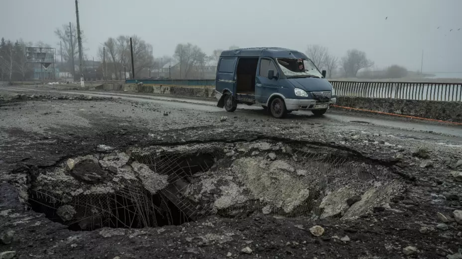 cual es la diferencia crimenes de guerra lesa humanidad