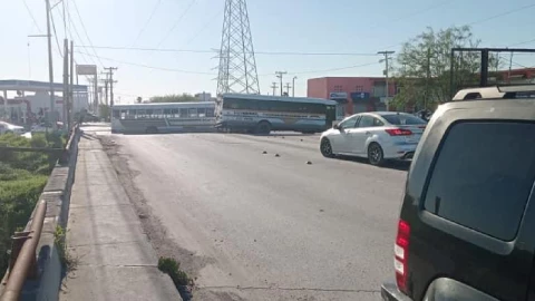 Habitantes reportan bloqueos múltiples en Tamaulipas.