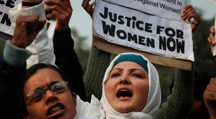 Protesas en la India por violación a estudiante