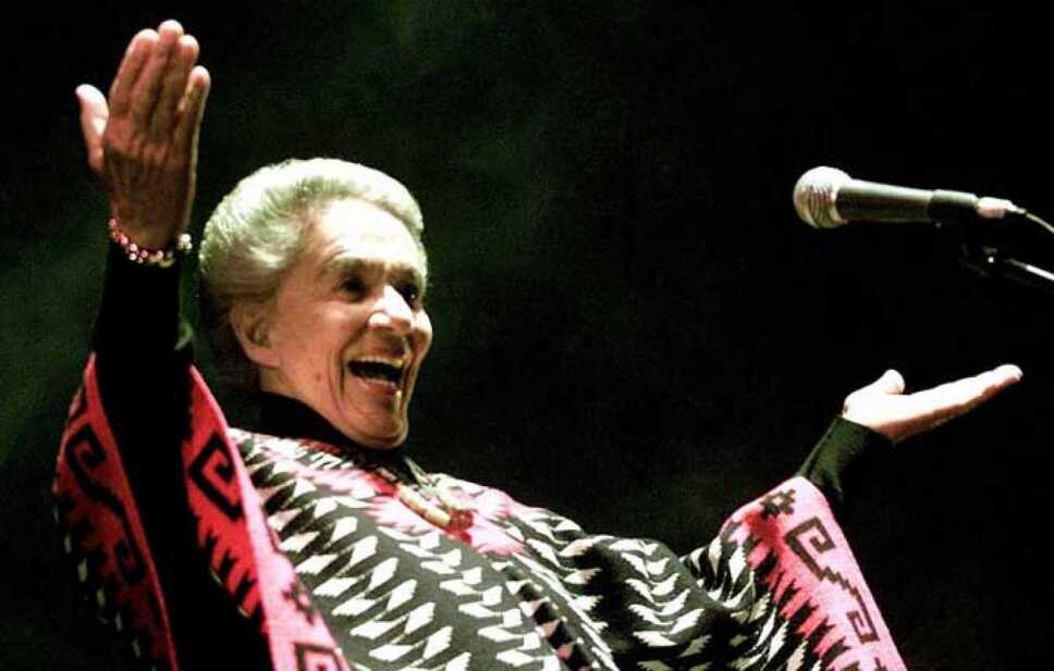 Chavela Vargas en el escenario Foto Especial