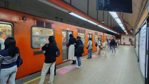 Retrasos de hasta 10 minutos en la Línea 7 del Metro CDMX hoy 23 de diciembre