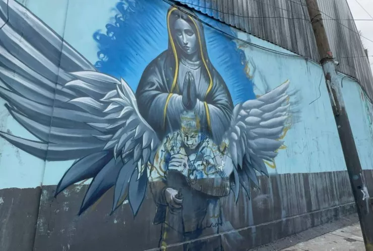 Trasladan a nieta de abuelita heroína a hospital en el extranjero