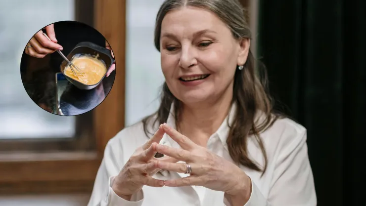 Esconde tus canas con este tinte de cúrcuma, yogurt y miel.
