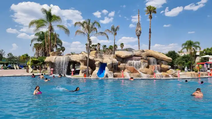 ¿Cuándo abren las albercas del Parque Bicentenario en Querétaro?
