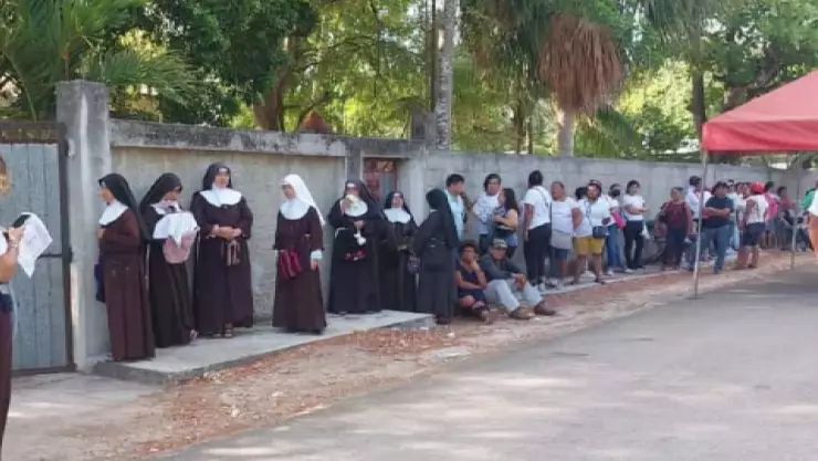 Monjas protagonizan jornada electoral como parte de las Elecciones 2024 en Yucatán