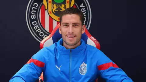 Santiago Ormeño Chivas