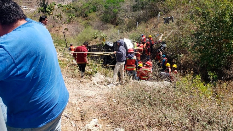 Tragedia en Oaxaca: Accidente en la autopista Mitla-Tehuantepec deja 18 muertos