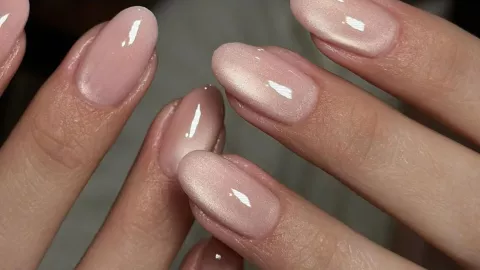 manicura rusa mujeres 50 y 60 años