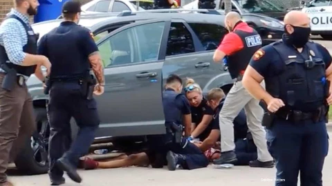 Jacob Blake paralisis ataque policias.jpg