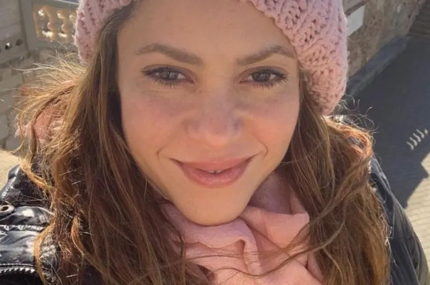 Shakira gorro.jpg