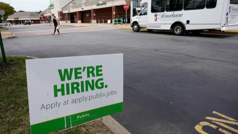 Letrero de vacante de empleo en Richmond, Virginia.