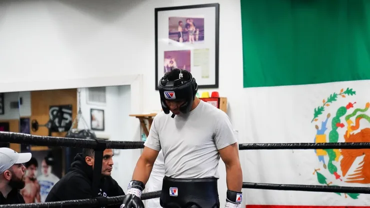 Jaime Munguía entrenamiento John Ryder