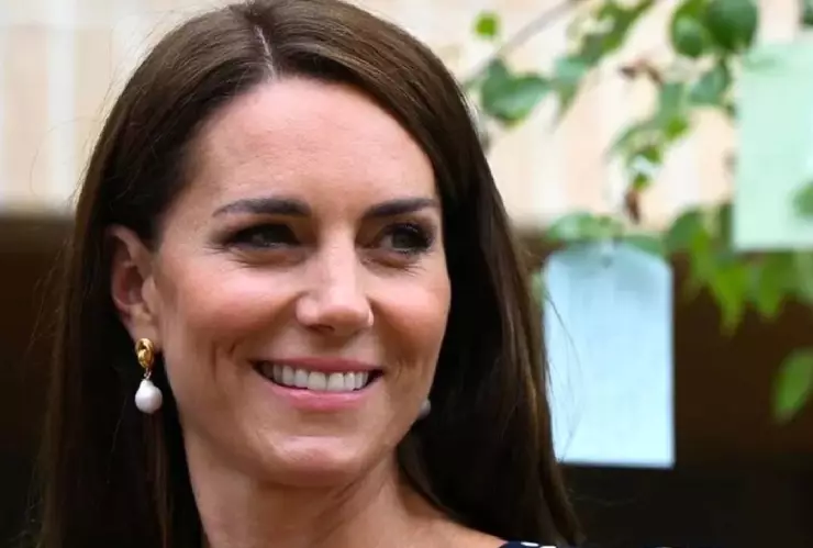 VIDEO de la reaparición de Kate Middleton genera polémica, usuarios afirman que no era ella
