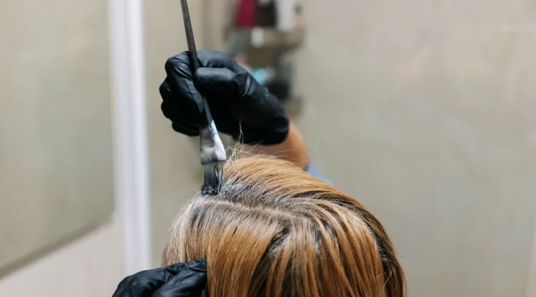 Tinte sin amoniaco para cubrir las canas con 1 ingrediente de baño