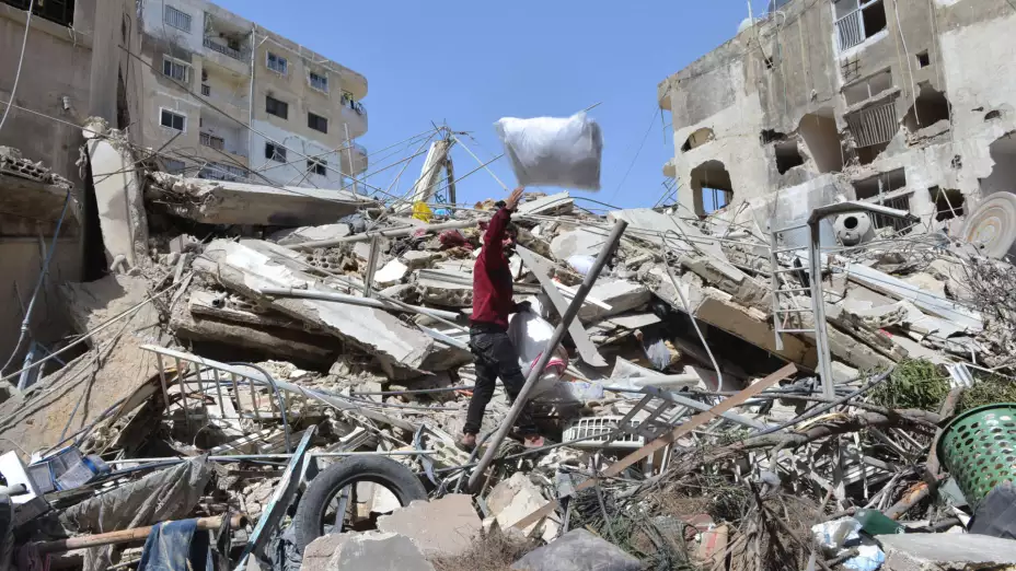 Edificio destruido por ataques israelíes en Maarakeh, Líbano.