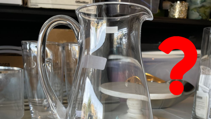 Qué hacer con las jarras de vidrio, son un tesoro: cómo reutilizarlas para decorar la mesa
