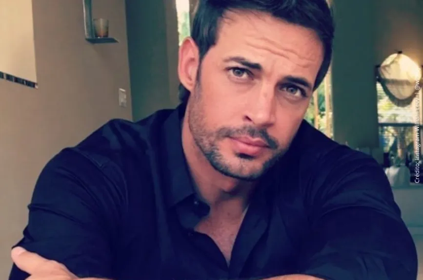 William Levy con camisa negra..jpg
