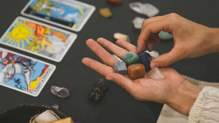 Horóscopo de Nana Calistar para hoy lunes 20 de abril de 2026 predicciones para los 12 signos del zodiaco