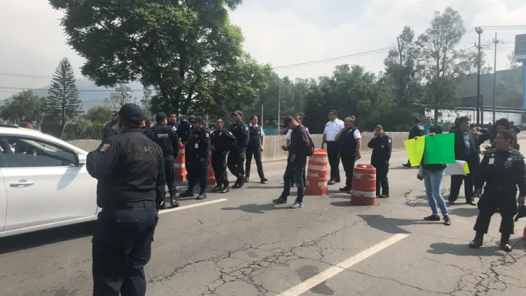 bloqueo de policias federales