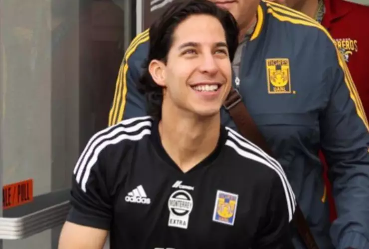 Diego Lainez como jugador de Tigres