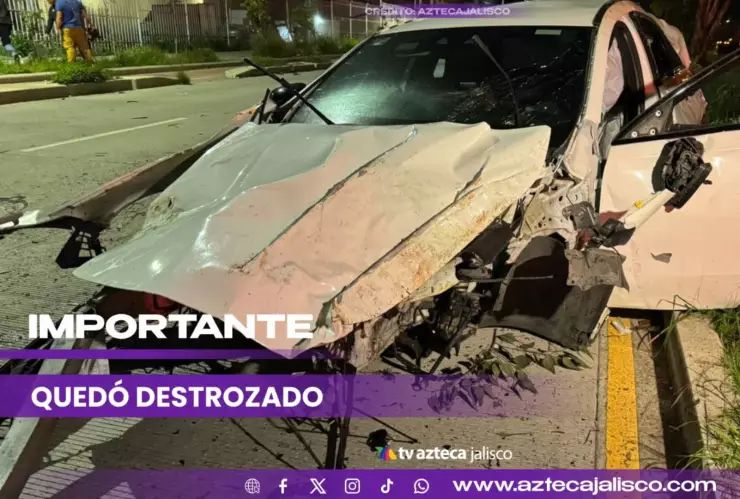 ¡IMÁGENES FUERTES! Aparatoso accidente sobre Periférico Norte y Av. Las Palmas; ¿hay personas heridas?