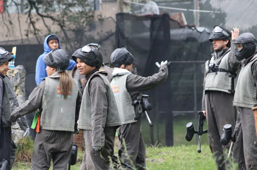 El Noveno Concierto se acerca rápidamente, y la motivación y el entusiasmo generados durante el día de gotcha han preparado a los estudiantes para dar lo mejor de sí mismos en el escenario.