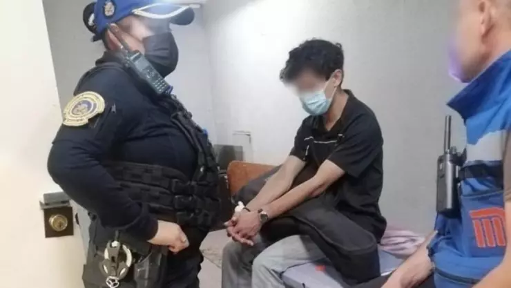 Policías evitan suicidio en estación La Raza del Metro CDMX