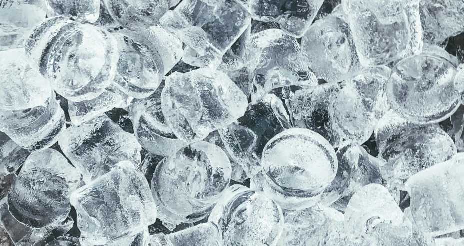 Cómo hacer hielos en casa sin un refrigerador.jpg