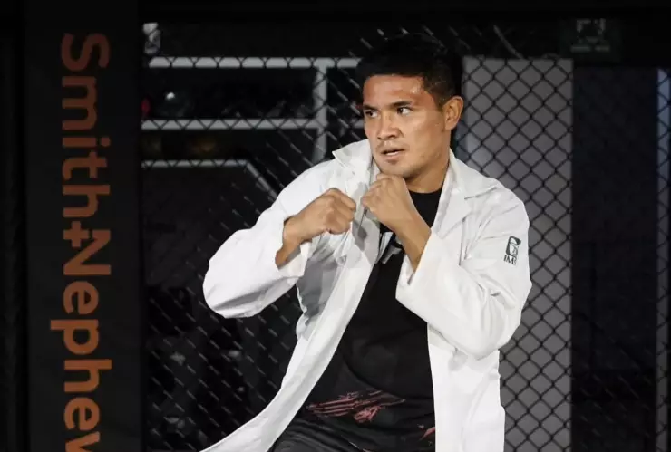 David Martínez, el médico del IMSS que ahora es luchador para la UFC