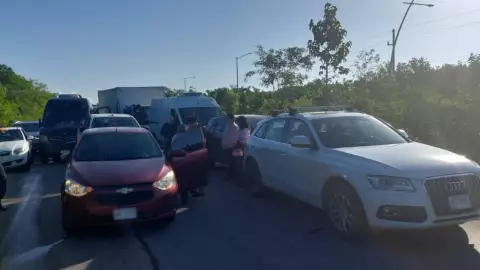 Reportan carambola en la Avenida Huayacán en Cancún